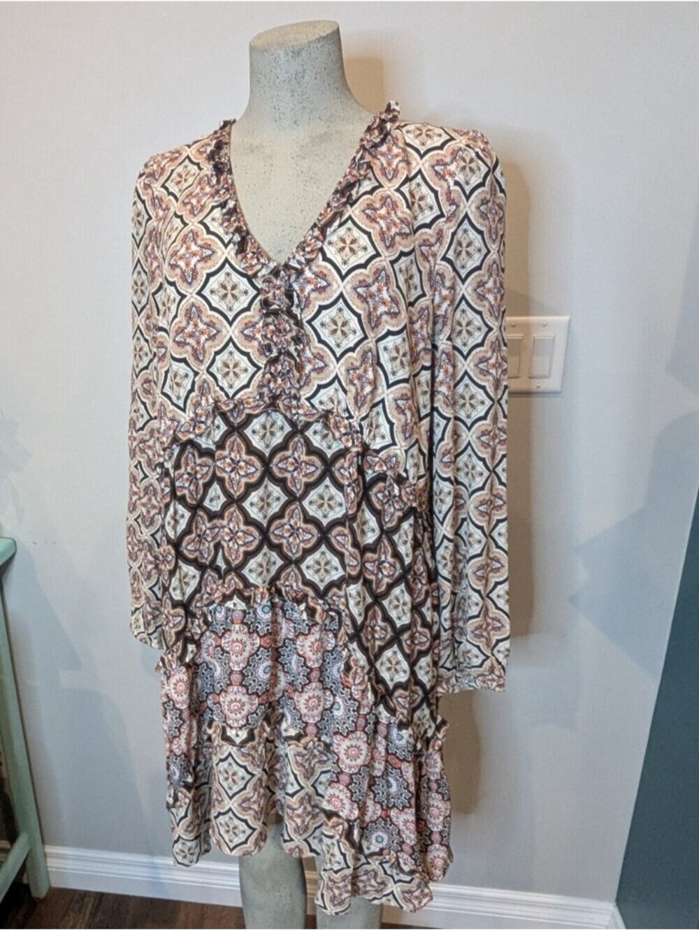 Anthropologie Tiered V-Neck Mini Dress Like new Loose boho Comfy Dress Size  L - Picture 8 of 16